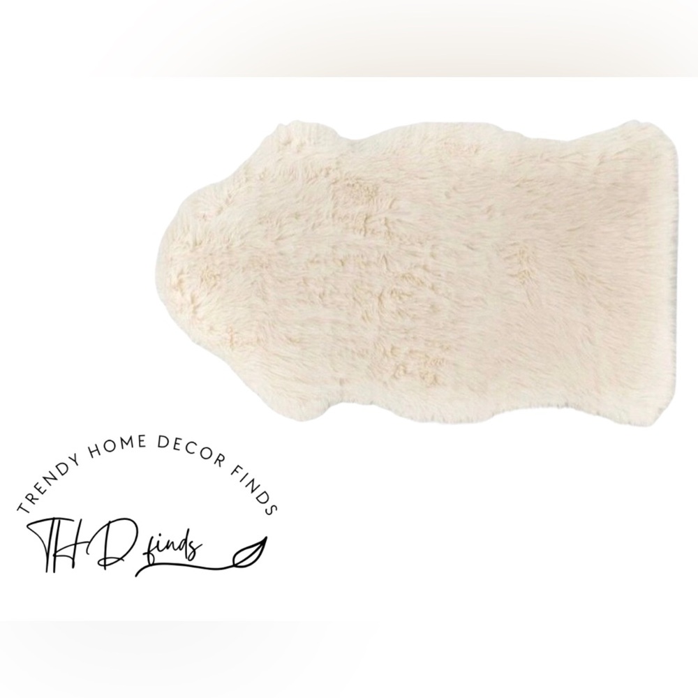 35” x 20” Faux Fur Pelt Throw - Threshold